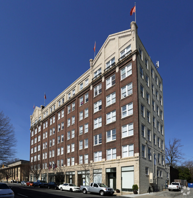 Building Photo - Linden Tower