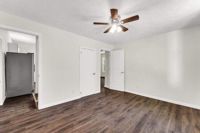 Building Photo - 3 Bed | 1 Bath | Loft | FULLY Remodeled | Springfield MO | PETS WELCOME!