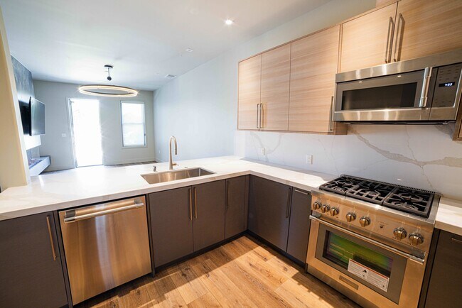 Building Photo - Rhine House Lofts