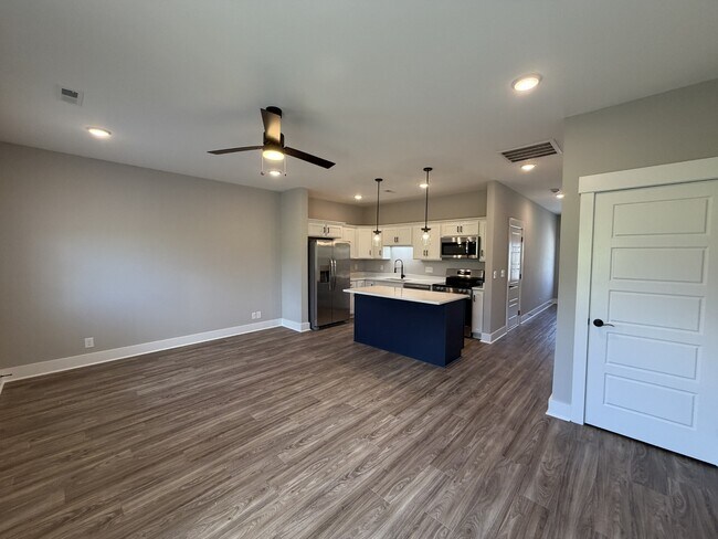 Building Photo - 504 Jonathan Wade Cir
