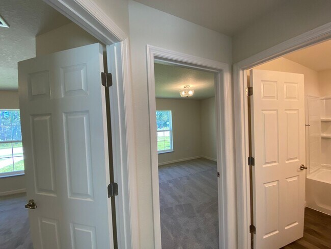 Building Photo - Desirable Citrus Springs Neighborhood 4/2/2 *WON'T LAST*