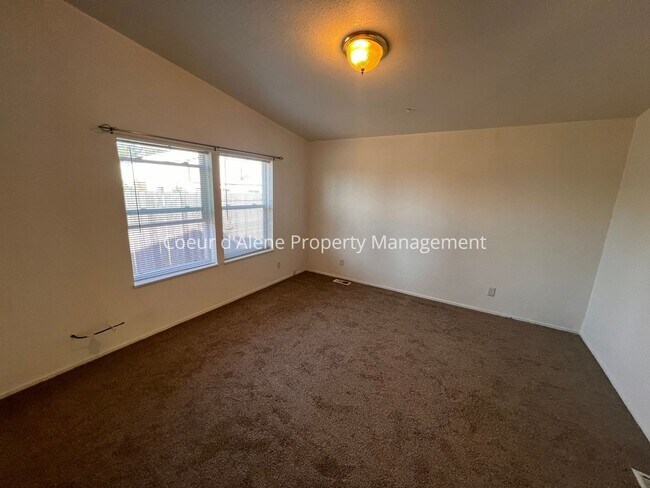 Building Photo - 25296 Vlazy Ln