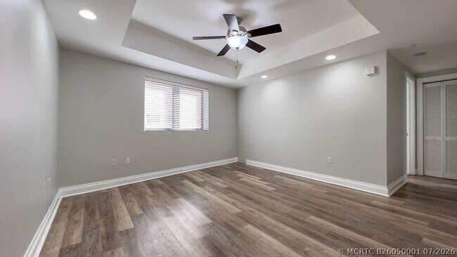 Building Photo - 4241 N Ocean Dr