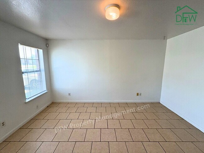 Building Photo - 2-Bed, 1.5-Bath Townhome in Celina ISD