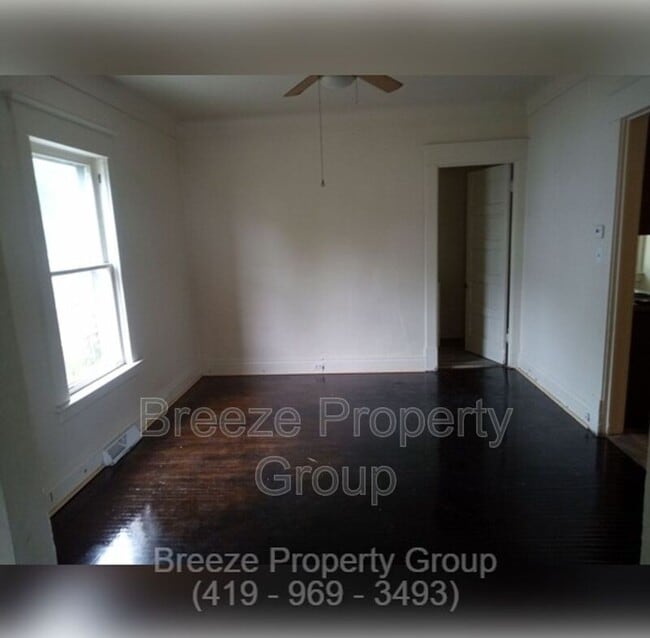 Building Photo - 713 Orchard St