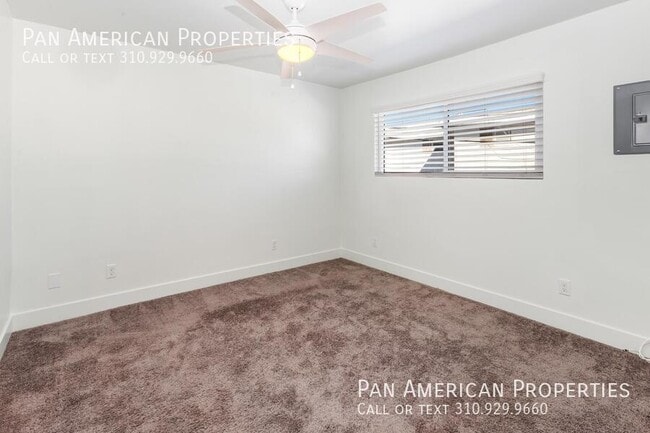 Building Photo - 5136 E Livingston Dr