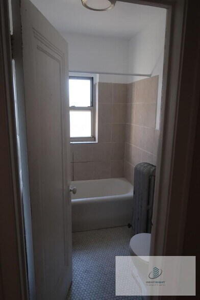 Building Photo - 4477 N Elston Ave