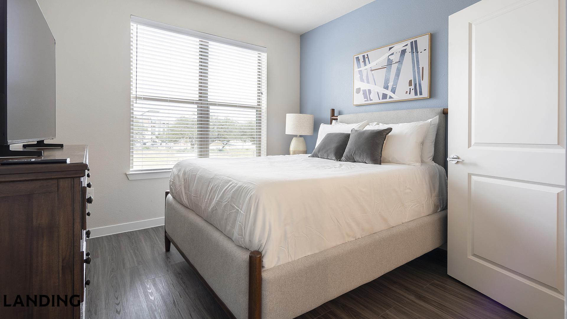 Building Photo - 14015 Univ Pass