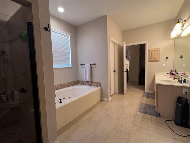 Building Photo - 1111 Hughes Ct