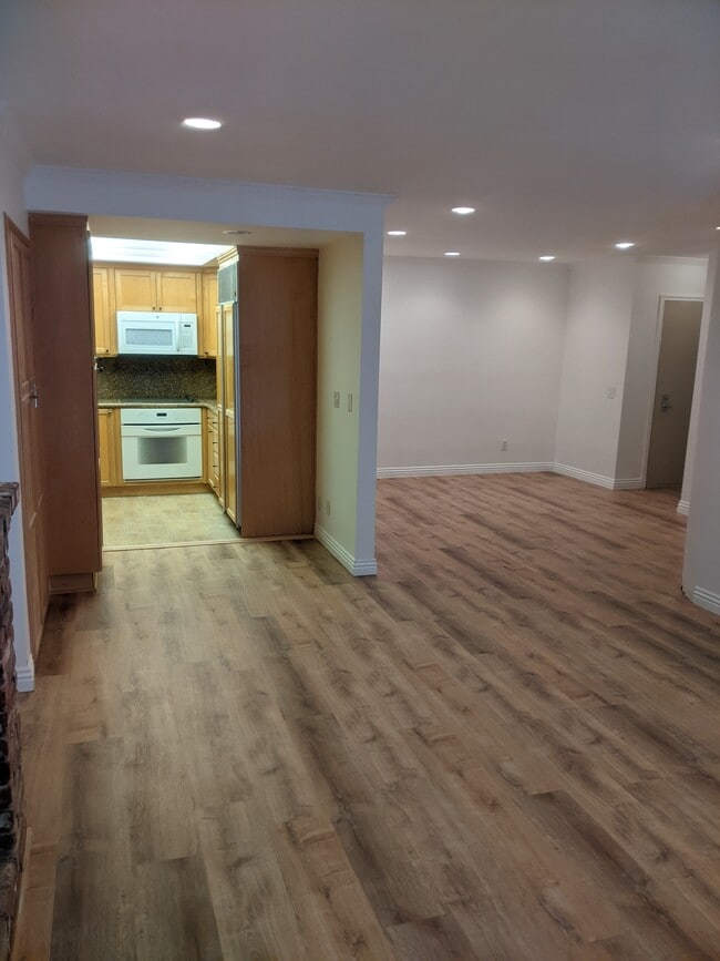 Kitchen & Dining Room - 415 Montana Ave