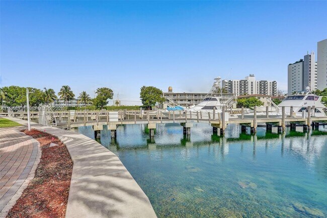 Building Photo - 7900 Harbor Island Dr