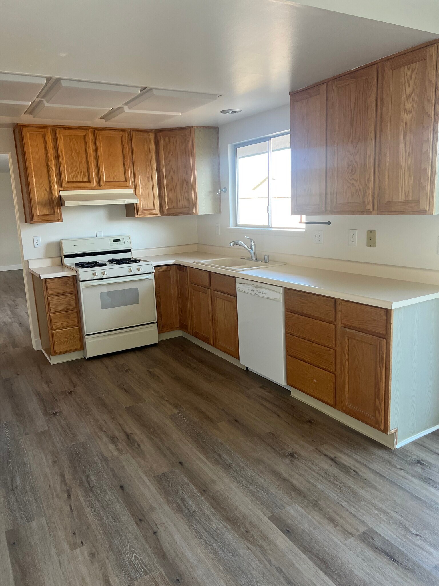 Building Photo - 156 Alcor Ave