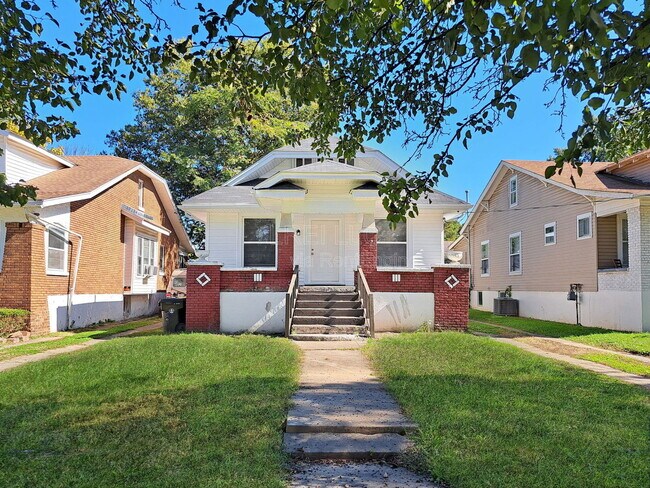 Primary Photo - 659 S 42nd St