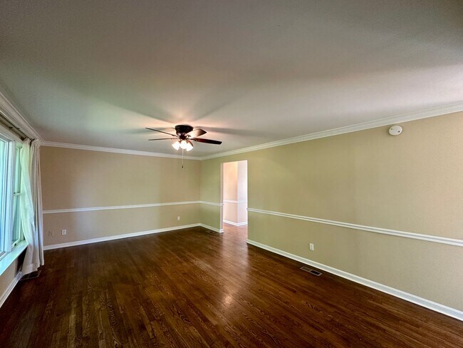 Building Photo - Charming 3 Bedroom/1.5 Bathroom Home in Norrisville, MD!