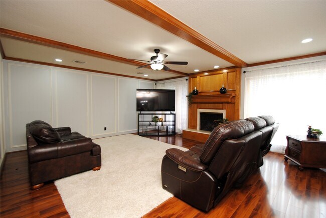 Building Photo - 15007 Pebble Bend Dr
