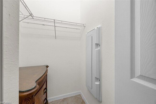 Building Photo - 2707 Blossom Wy