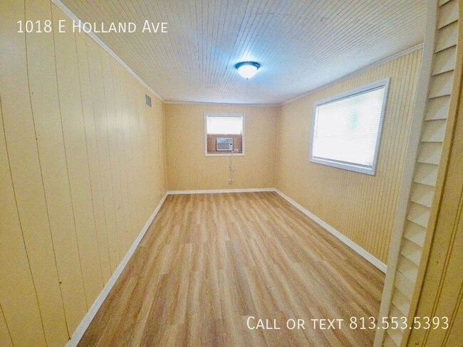 Building Photo - 1018 E Holland Ave
