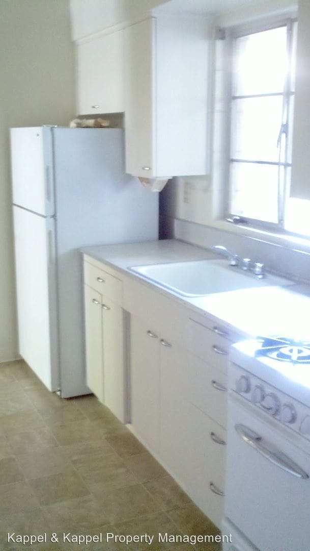 Building Photo - 808 D St