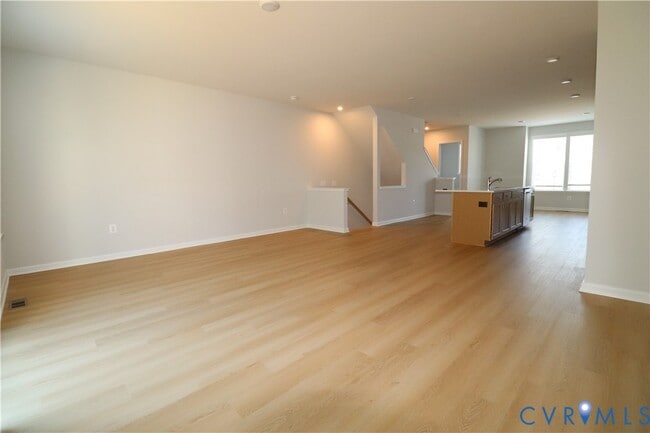 Building Photo - 419 Burden Dr