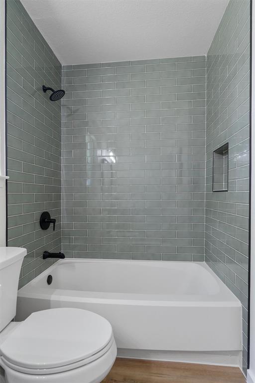 Building Photo - 9730 Anderson Village Dr