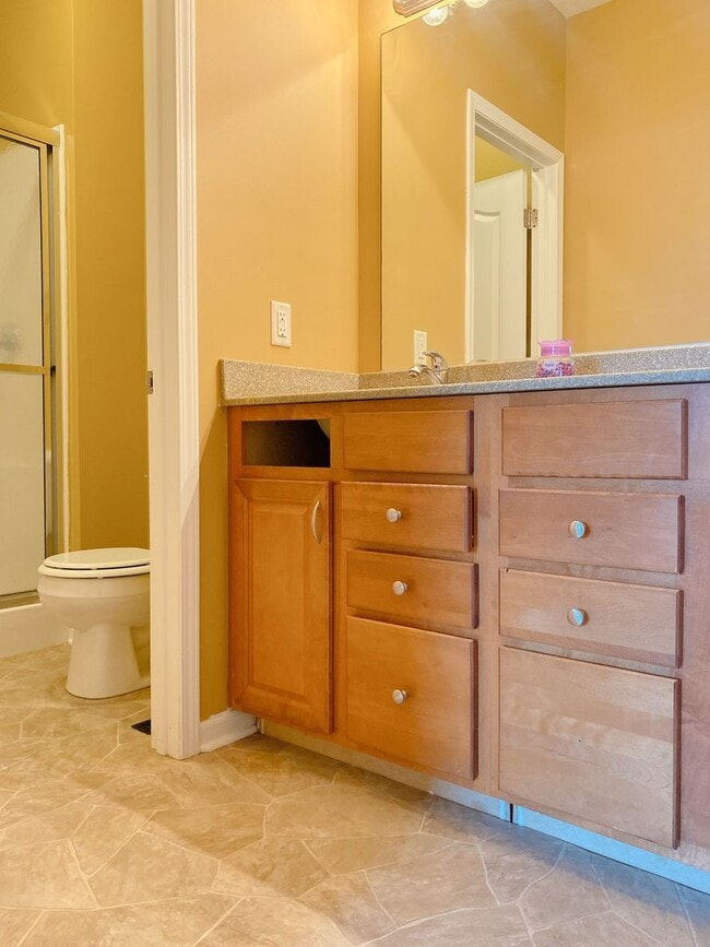 Building Photo - Beautiful 3 bed, 2 bath house at $2,095 *P...