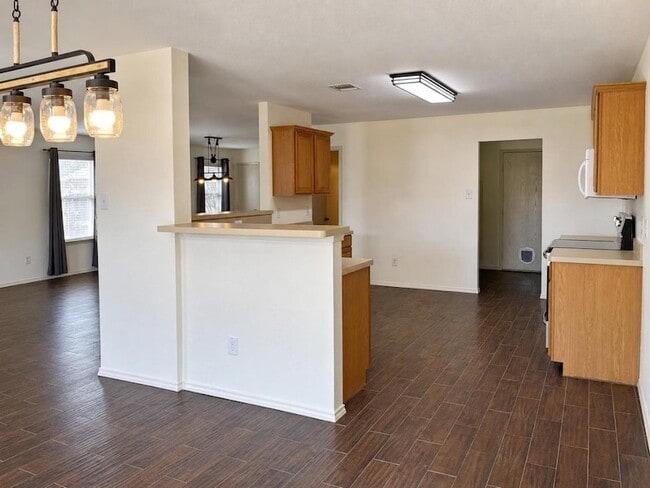 Building Photo - 1621 Village Park Trail