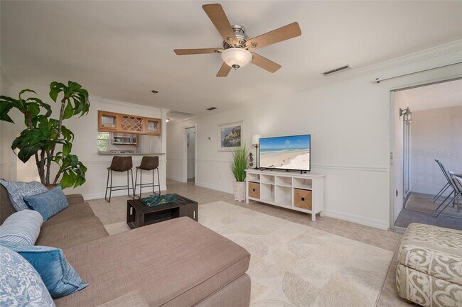 Building Photo - 3360 S Osprey Ave