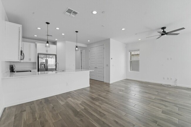 Building Photo - Like Brand New Luxurious Modern 3 Bedroom 2 Bath Townhome in Warner Meadow – Rare Rental Opportun...