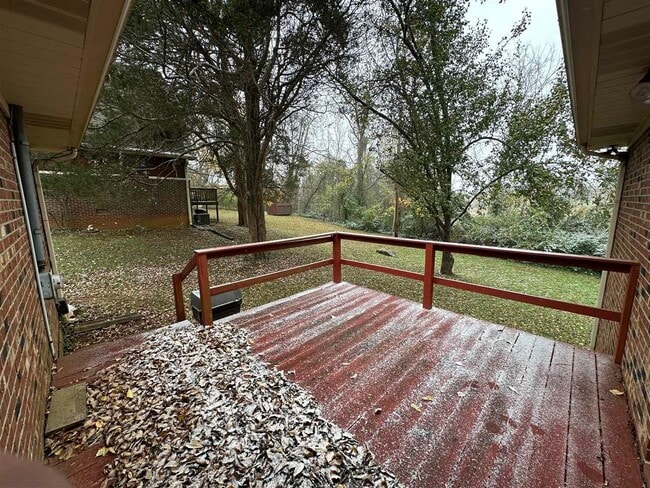 Building Photo - 722 Geronimo Way