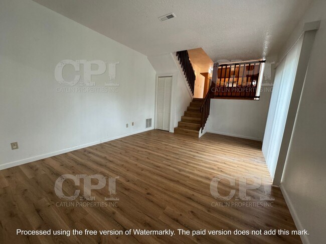 Building Photo - 303 Nevada Dr