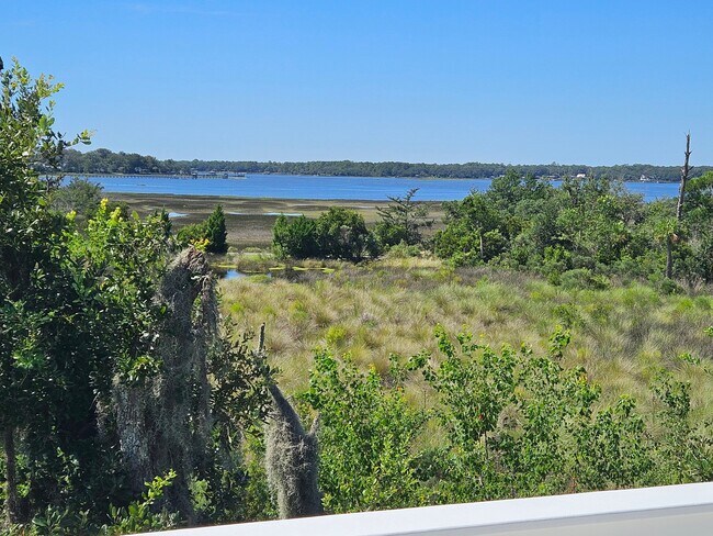 Building Photo - 96569 Bay View Dr