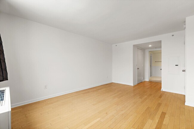 Building Photo - 700 Grove St