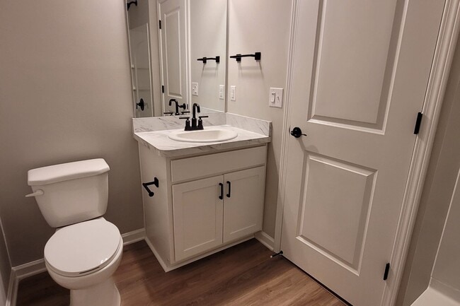 Building Photo - 3441 Alder Ave