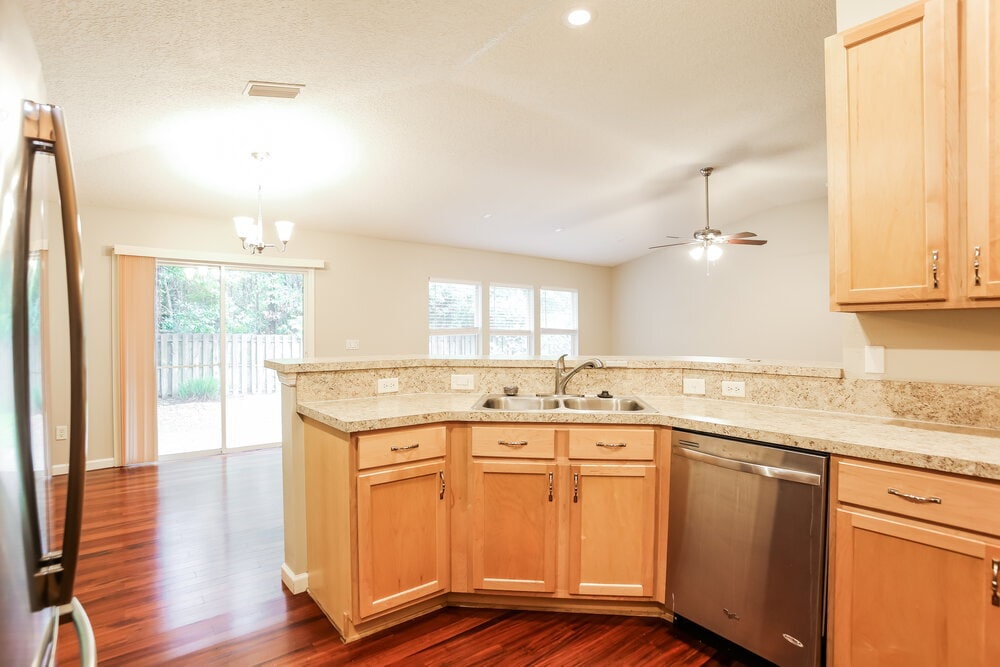 Building Photo - 1322 Dunns Lake Dr