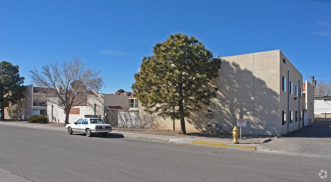 Building Photo - Tres Caminos