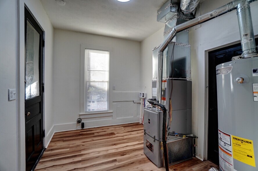 Building Photo - 1117 W High St