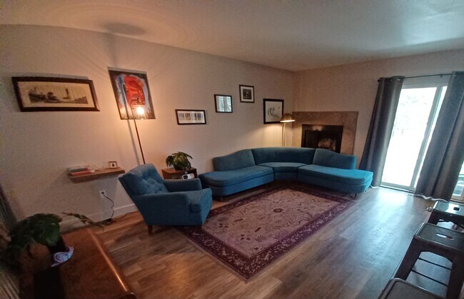 Primary Photo - 3000 Regatta Ln