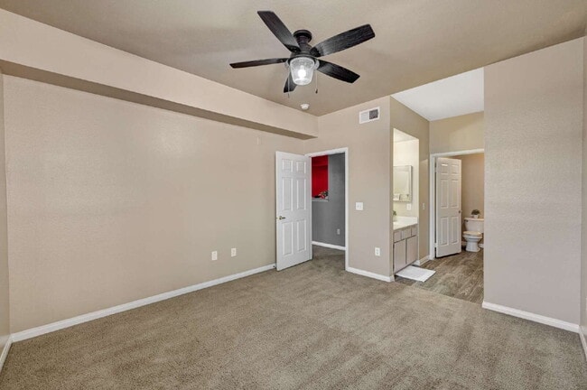 Building Photo - Ground Floor 2BD/2BA Condo in Gated Hender...