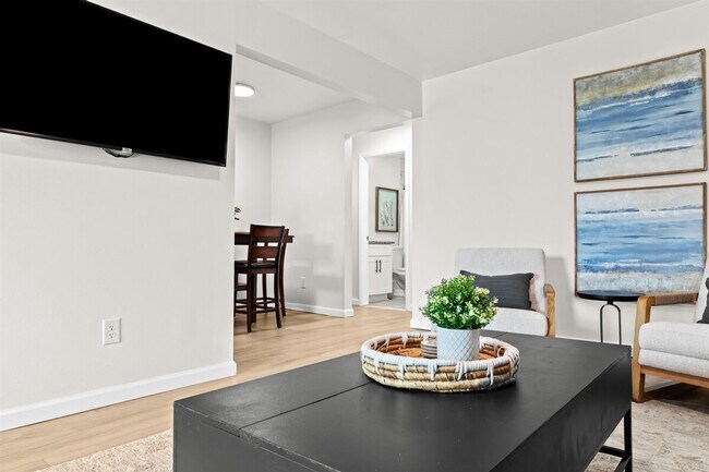 Building Photo - 22 2nd St