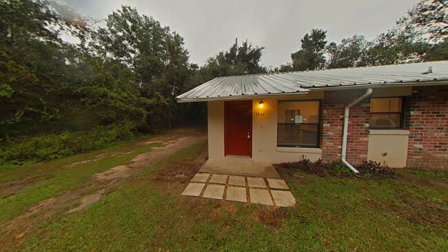 Primary Photo - Cute and Cozy 1 Bed/1 Bath Apartment