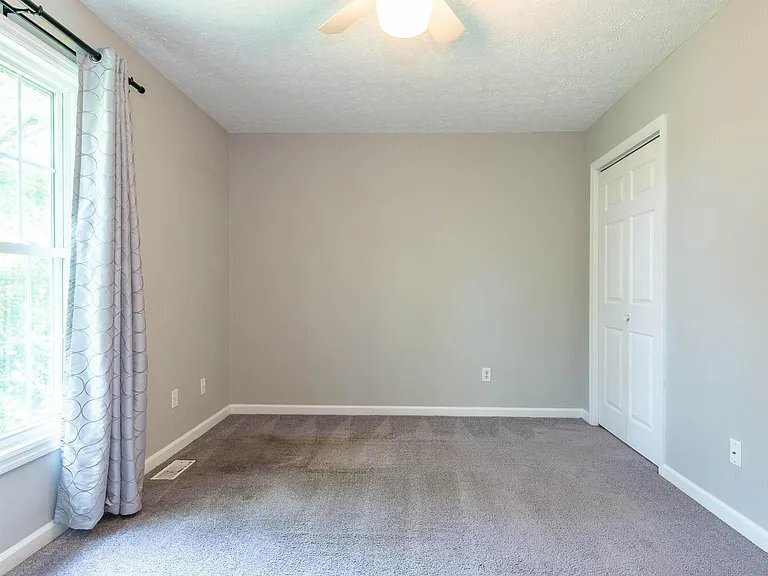 Building Photo - 731 E Sherwood Hills Dr