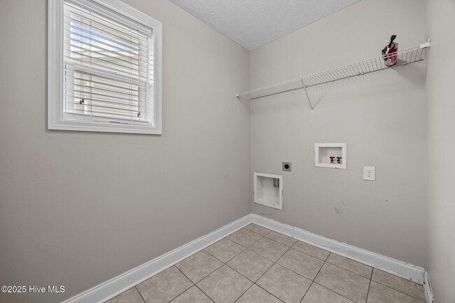 Building Photo - 123 Lightwater Dr