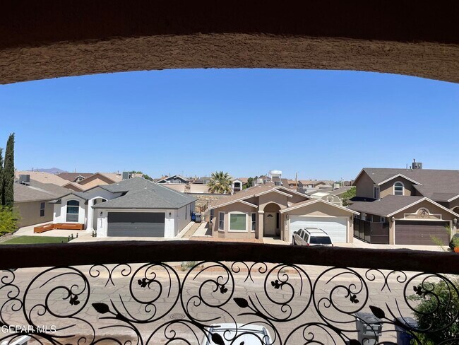 Building Photo - 12828 Tierra Ayala Dr