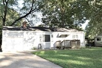 Building Photo - 5625 N Amoret Ave