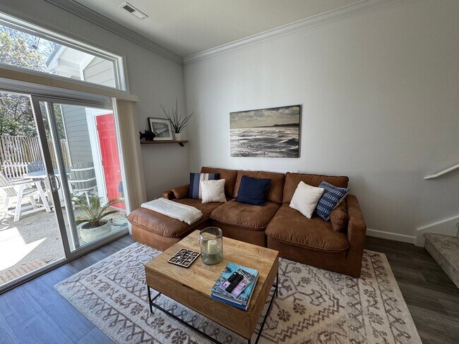 Building Photo - Seagate- Close to Wrightsville Beach