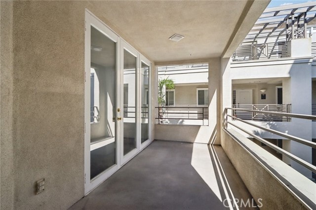 Building Photo - 2253 Martin