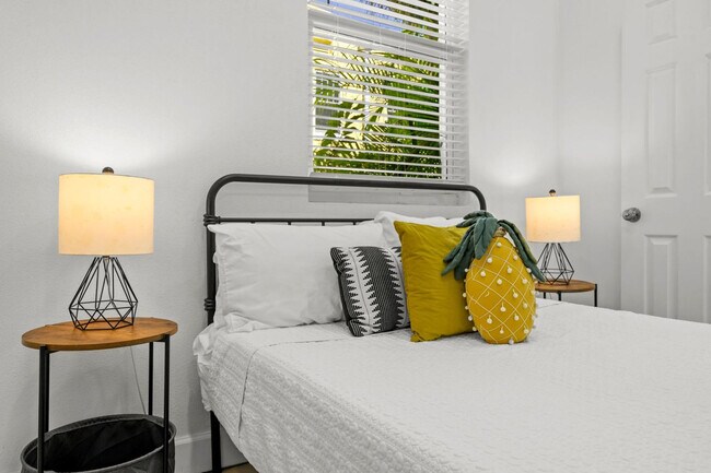 Building Photo - 1862 6th St