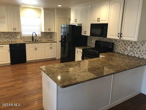Building Photo - 453 El Camino Dr