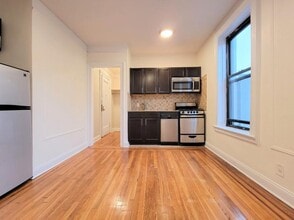 Building Photo - 0 bedroom in ASTORIA NY 11106