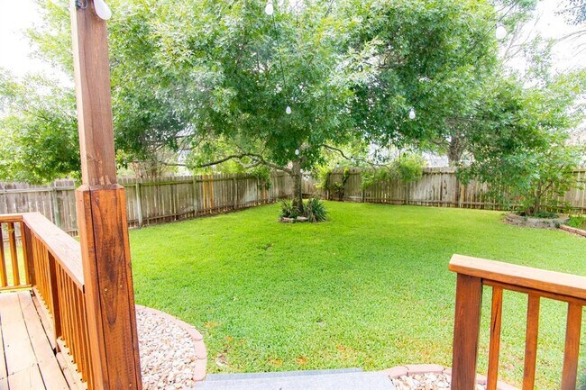 Building Photo - 1515 Thibodeaux Dr